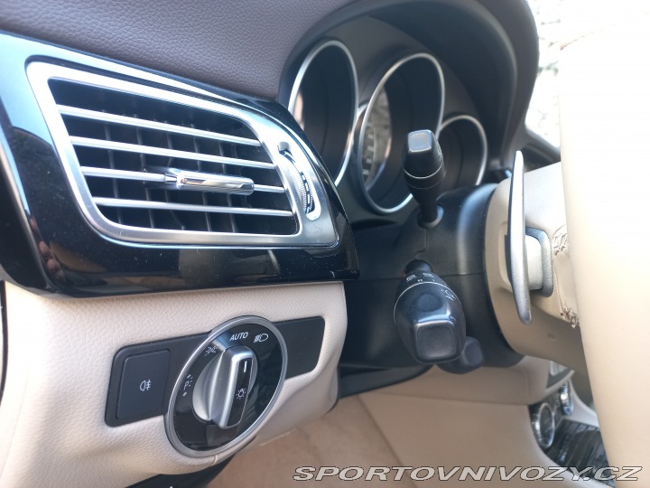 Mercedes-Benz CLS CLS 63 AMG 5,5l V8 2011