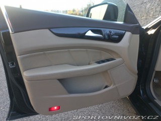 Mercedes-Benz CLS CLS 63 AMG 5,5l V8 2011