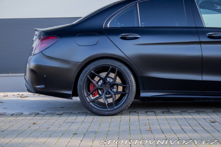 Mercedes-Benz C 63 S 4.0 V8-Biturbo / AJ 2015
