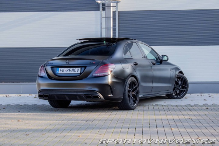 Mercedes-Benz C 63 S 4.0 V8-Biturbo / AJ 2015