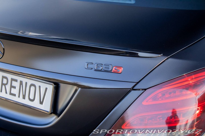 Mercedes-Benz C 63 S 4.0 V8-Biturbo / AJ 2015