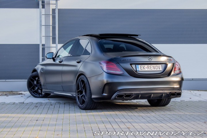 Mercedes-Benz C 63 S 4.0 V8-Biturbo / AJ 2015