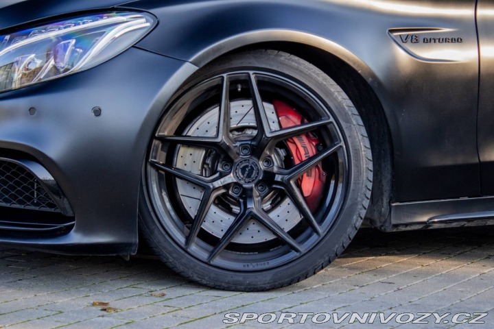 Mercedes-Benz C 63 S 4.0 V8-Biturbo / AJ 2015