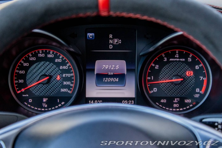 Mercedes-Benz C 63 S 4.0 V8-Biturbo / AJ 2015