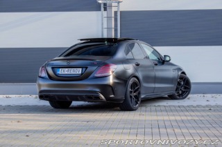 Mercedes-Benz C 63 S 4.0 V8-Biturbo / AJ 2015