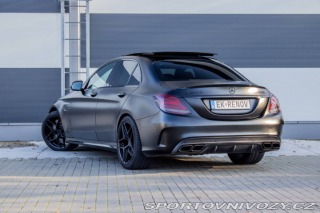 Mercedes-Benz C 63 S 4.0 V8-Biturbo / AJ 2015