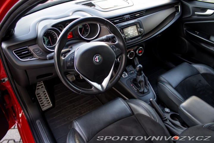 Alfa Romeo Giulietta 1.4 T MultiAir Distincti 2015