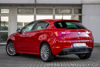 Alfa Romeo Giulietta 1.4 T MultiAir Distincti 2015