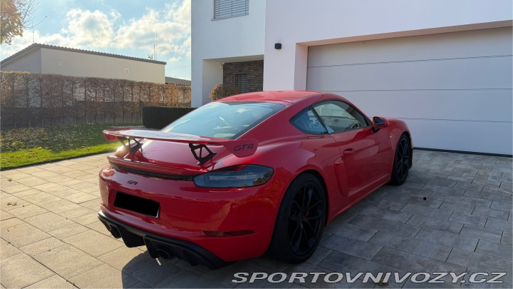 Porsche Cayman GT4 2023