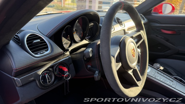 Porsche Cayman GT4 2023