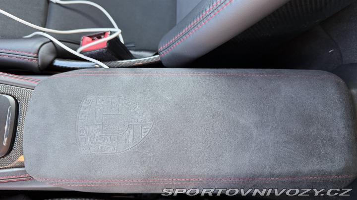 Porsche Cayman GT4 2023