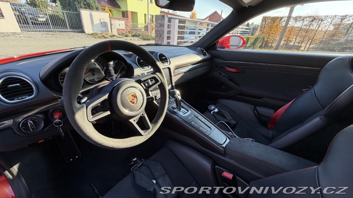 Porsche Cayman GT4 2023