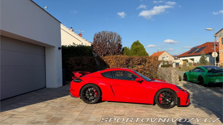 Porsche Cayman GT4 2023