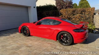 Porsche Cayman GT4 2023