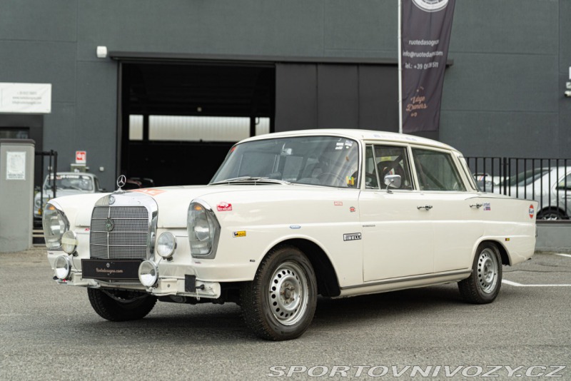 Mercedes-Benz S 220 S RALLY
