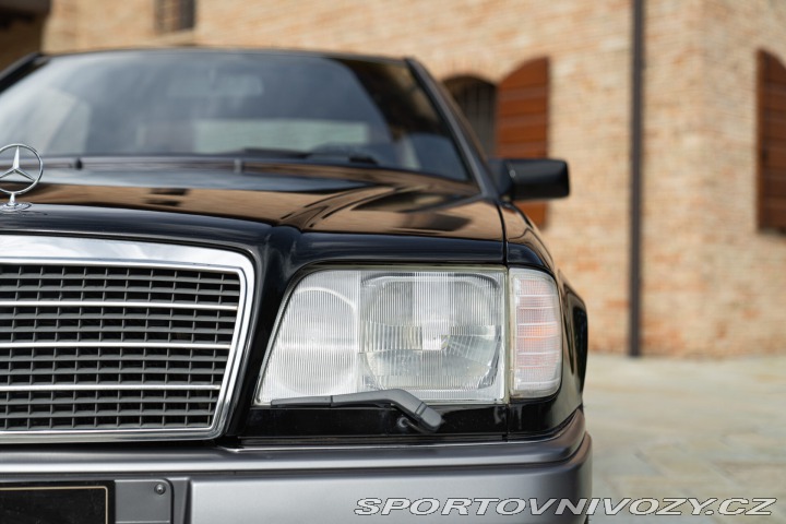 Mercedes-Benz C CE 200 Coupé 1990