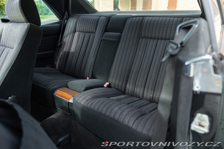 Mercedes-Benz C CE 200 Coupé 1990