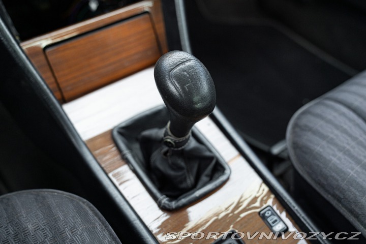 Mercedes-Benz C CE 200 Coupé 1990