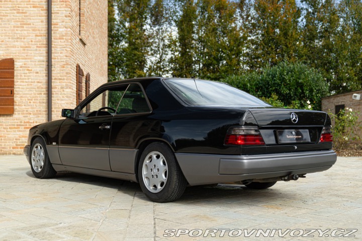 Mercedes-Benz C CE 200 Coupé 1990