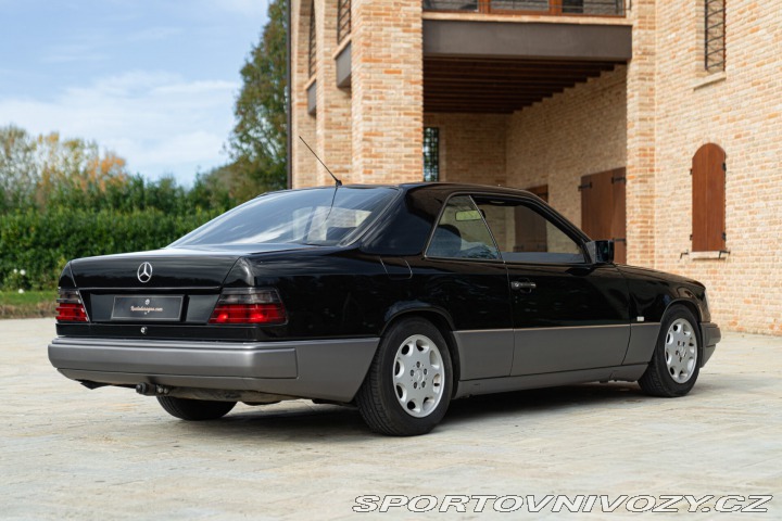 Mercedes-Benz C CE 200 Coupé 1990