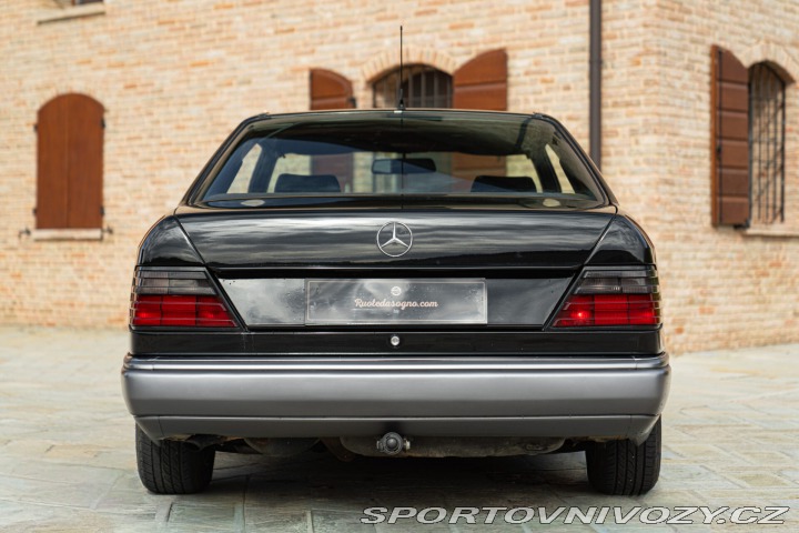 Mercedes-Benz C CE 200 Coupé 1990