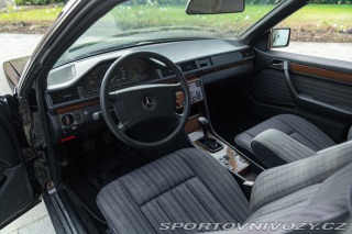 Mercedes-Benz C CE 200 Coupé 1990