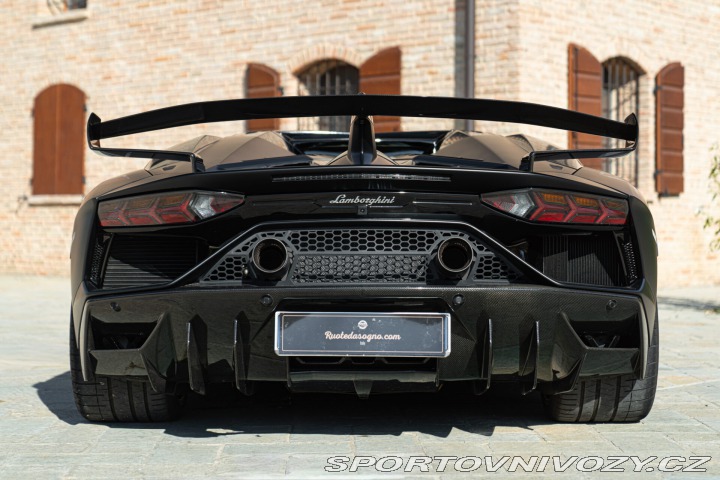 Lamborghini Aventador SVJ ROADSTER 2021
