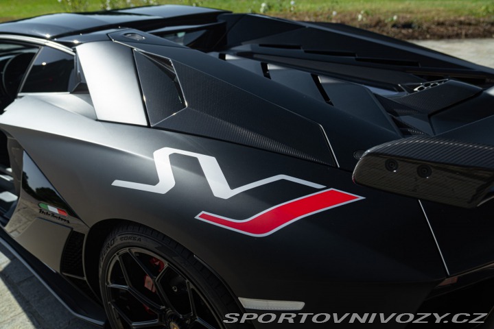 Lamborghini Aventador SVJ ROADSTER 2021