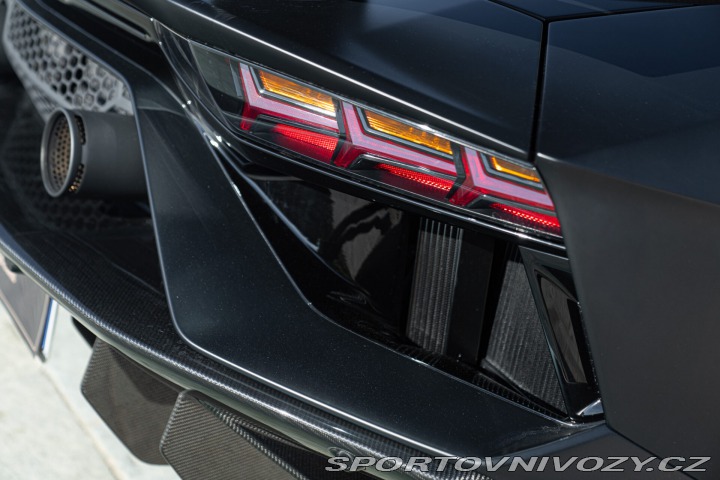 Lamborghini Aventador SVJ ROADSTER 2021