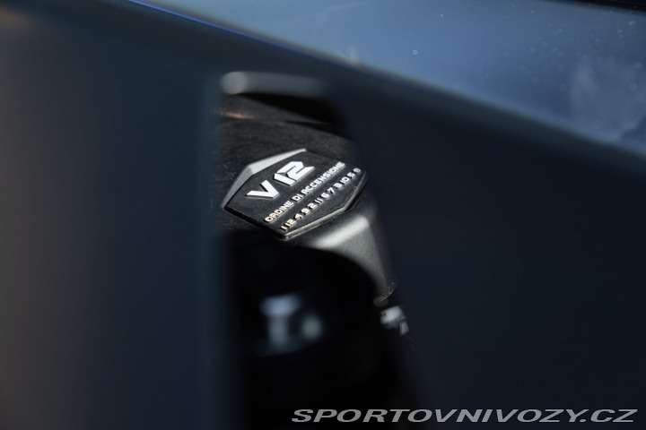 Lamborghini Aventador SVJ ROADSTER 2021