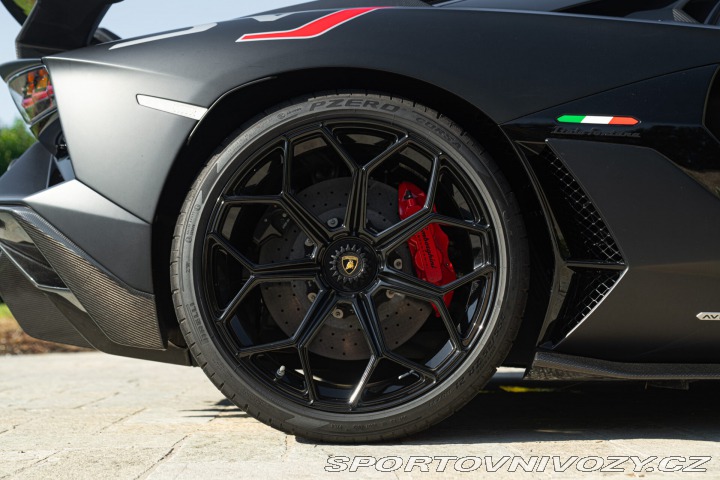 Lamborghini Aventador SVJ ROADSTER 2021