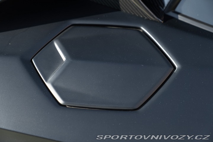 Lamborghini Aventador SVJ ROADSTER 2021