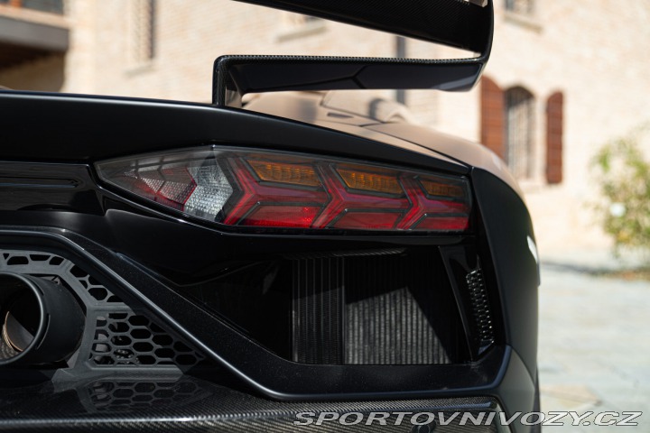 Lamborghini Aventador SVJ ROADSTER 2021