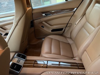 Porsche Panamera 4S 2011