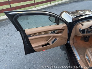 Porsche Panamera 4S 2011