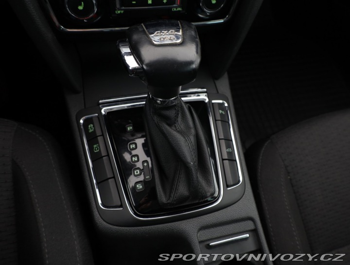 Škoda Superb Elegance 3.6 FSI V6 2011