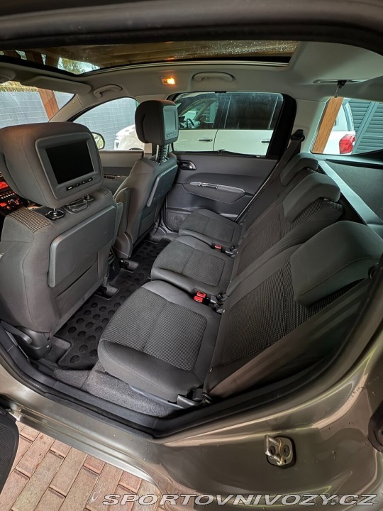 Peugeot Ostatní modely 5008 2,0   HDi - automat 1800