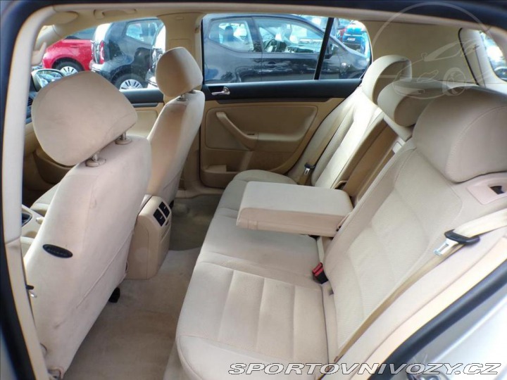 Volkswagen Golf 2,0 FSI-110KW COMFORT 2004