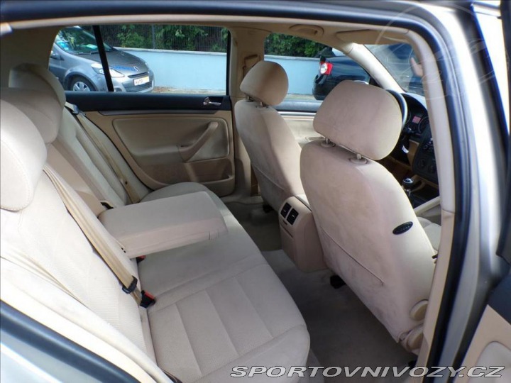 Volkswagen Golf 2,0 FSI-110KW COMFORT 2004