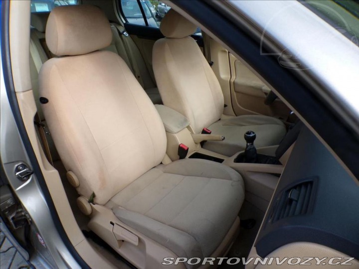 Volkswagen Golf 2,0 FSI-110KW COMFORT 2004