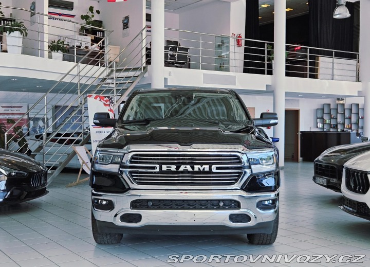 Dodge Ostatní modely RAM 1500 5.7 Crew Cab Lar 2021