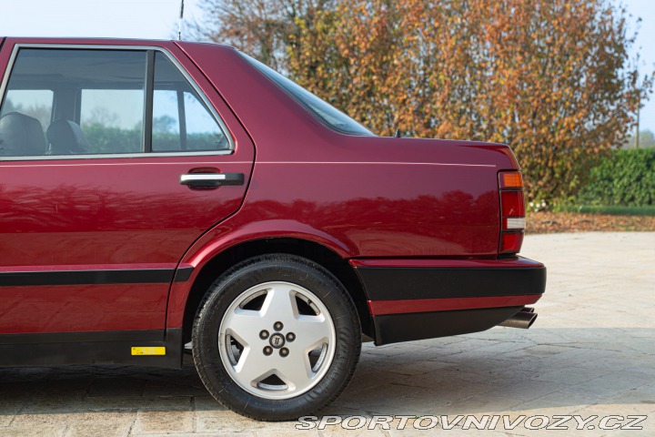 Lancia Ostatní modely THEMA 8.32 1989