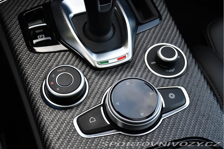 Alfa Romeo Stelvio 2.9 V6 QUADRIFOGLIO REZER 2024