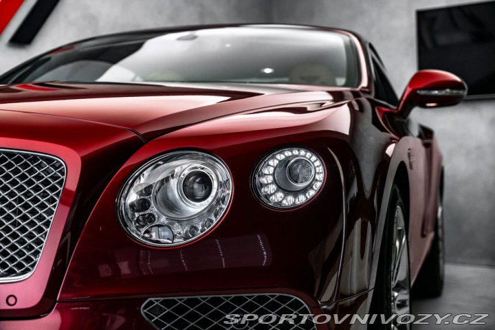 Bentley Continental GT W12 Mulliner, masáže 1800