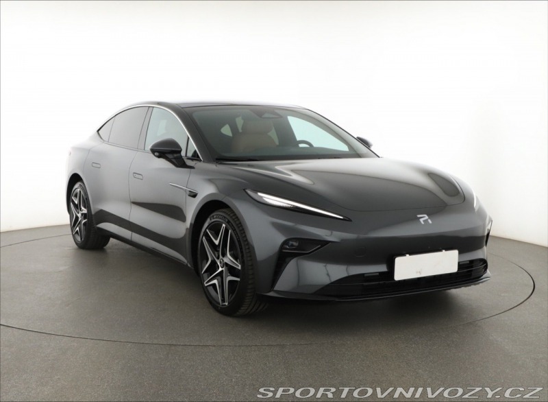 Ostatní značky Ostatní modely Rising F7 77 kWh RWD