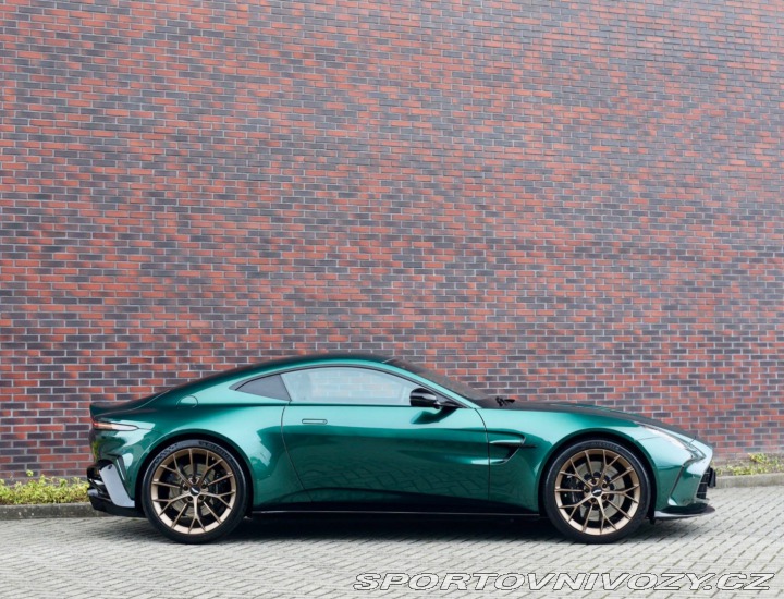 Aston Martin V8 Vantage | NaSklade - Mal 2024