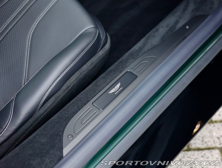 Aston Martin V8 Vantage | NaSklade - Mal 2024