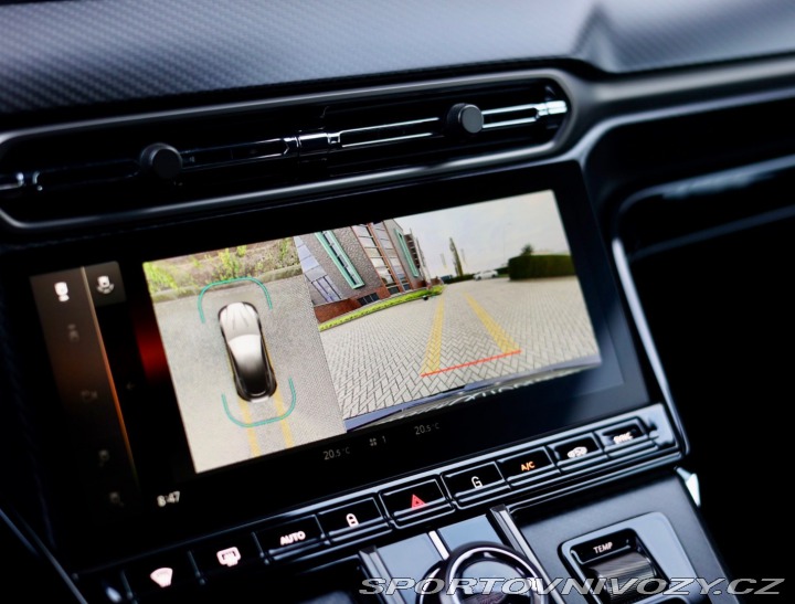 Aston Martin V8 Vantage | NaSklade - Mal 2024