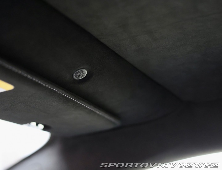 Aston Martin V8 Vantage | NaSklade - Mal 2024