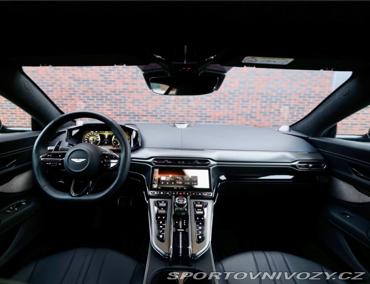 Aston Martin V8 Vantage | NaSklade - Mal 2024